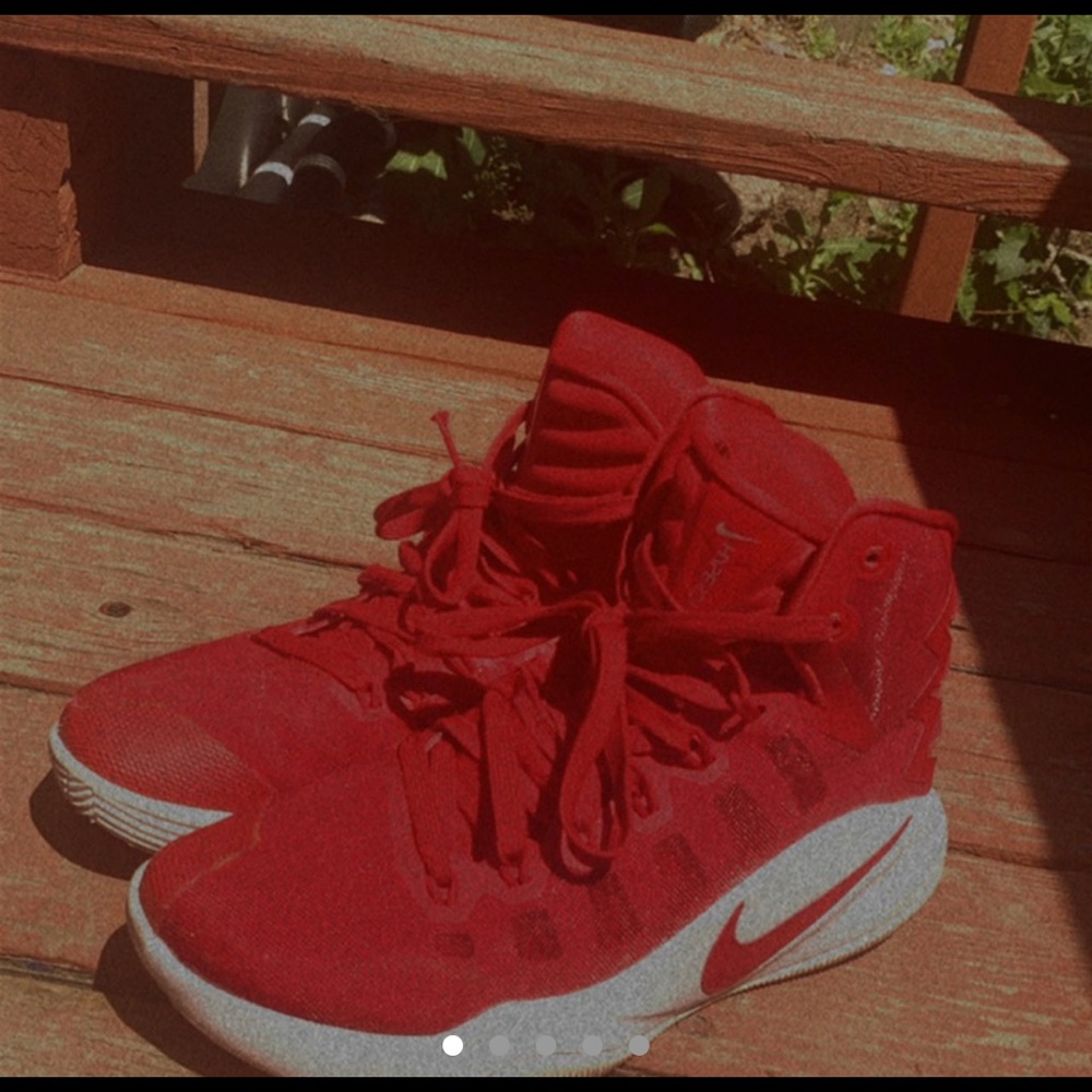NIKE HYPERDUNKS
